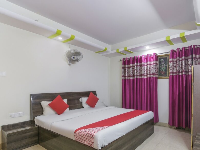 Oyo 4472 Hotel Chandra Deep