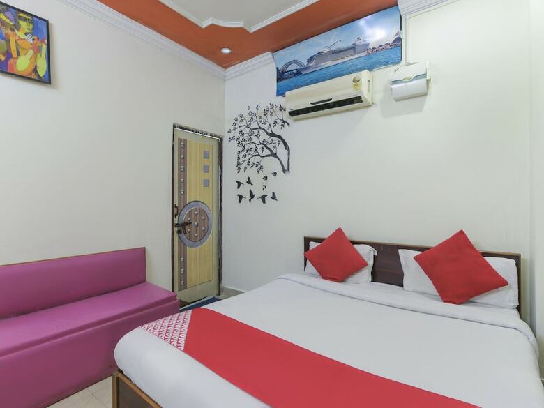 Oyo 4472 Hotel Chandra Deep