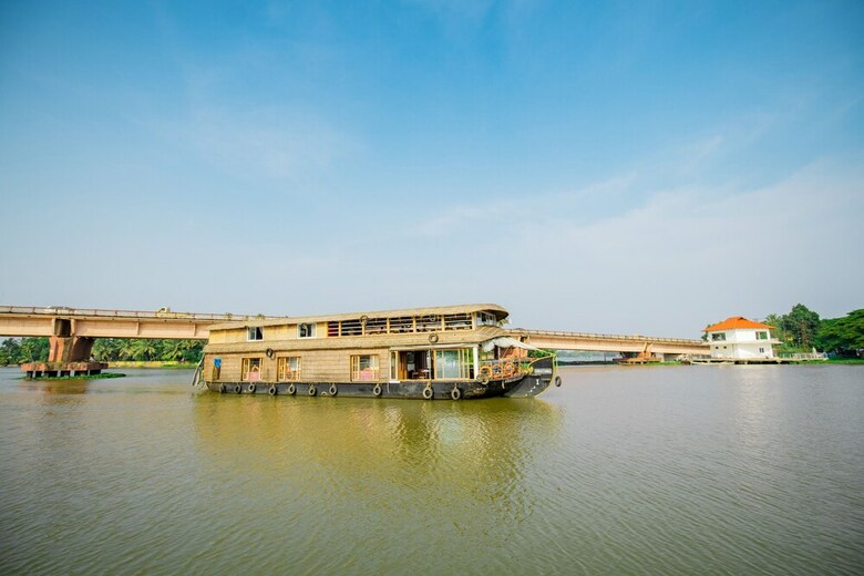 Oyo 23231 Khbo Gold Sharing Houseboat