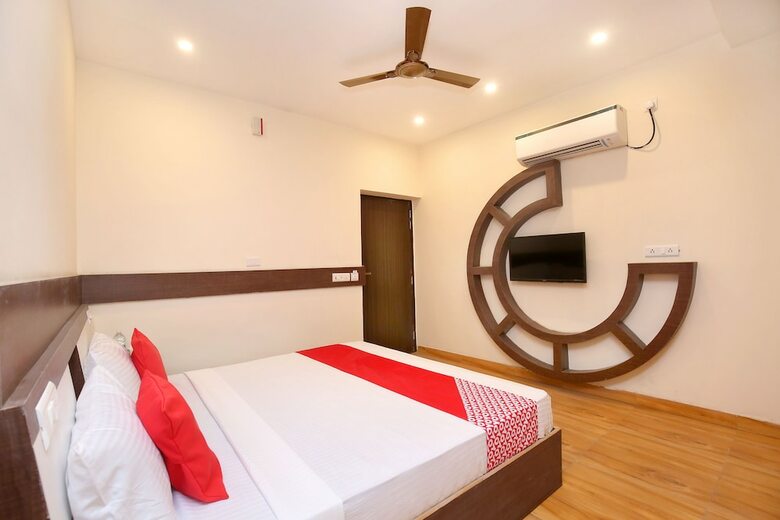 Oyo 19716 Hotel Shanay