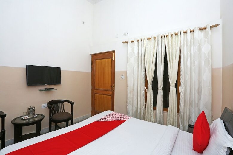 Oyo 19638 Hotel Jay Continental