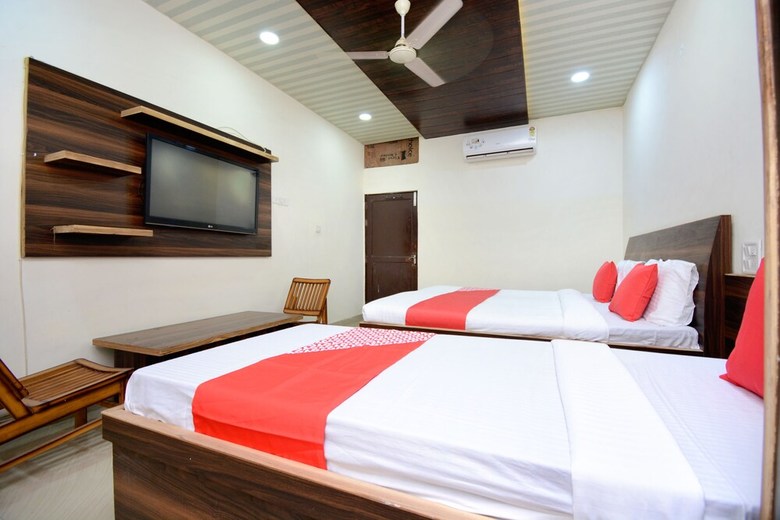 Oyo 17133 Hotel Anmol