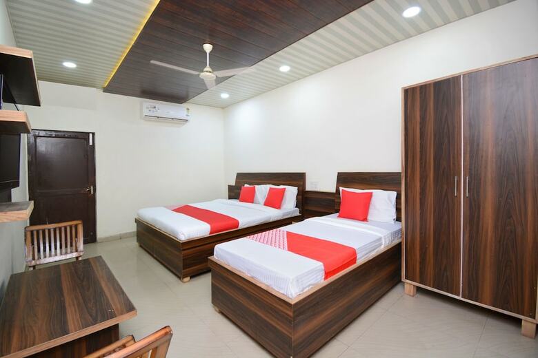 Oyo 17133 Hotel Anmol
