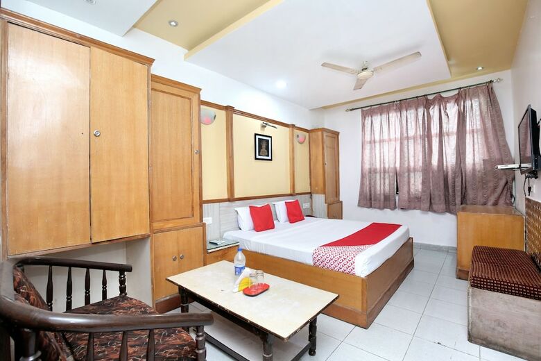 Oyo 17430 Gulshah Hotel