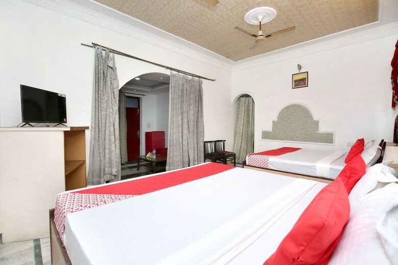 Oyo 17430 Gulshah Hotel