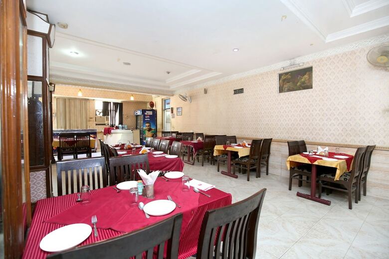 Oyo 17430 Gulshah Hotel