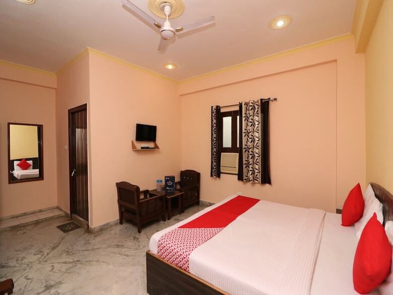Oyo 22015 Hotel Lakshya Palace