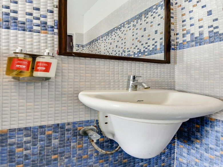 Hotel Oyo Flagship 18452 Pritam Airport Inn