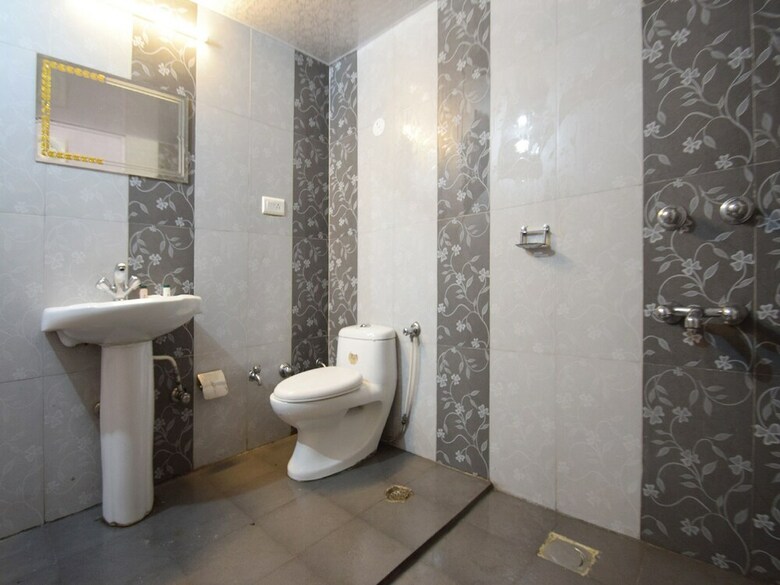 Oyo 24747 Hotel White Spott