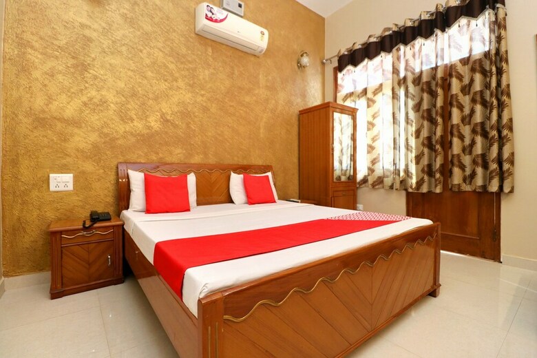 Oyo 24747 Hotel White Spott