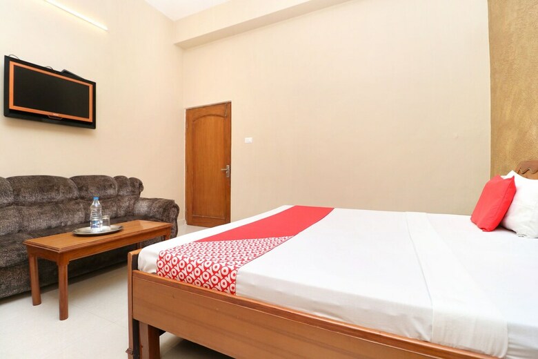 Oyo 24747 Hotel White Spott