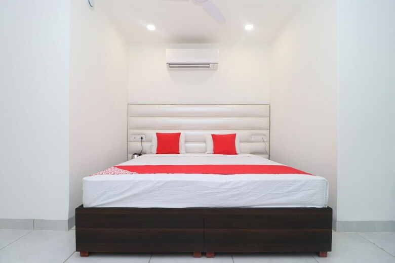 Oyo 24029 Hotel P Grand