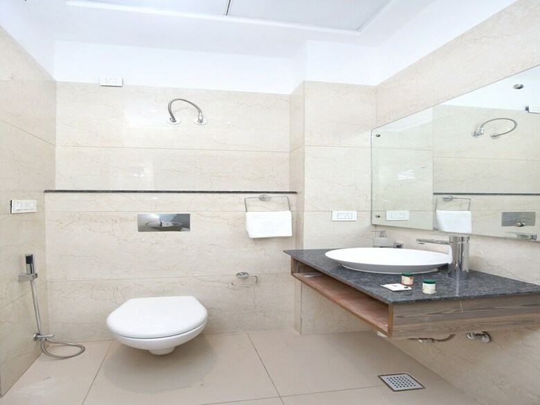 Oyo 17199 Hotel Clg Grand