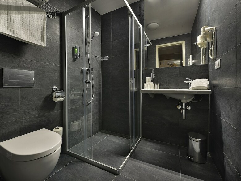 Ea Hotel New Town