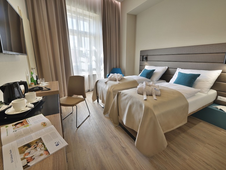 Ea Hotel New Town