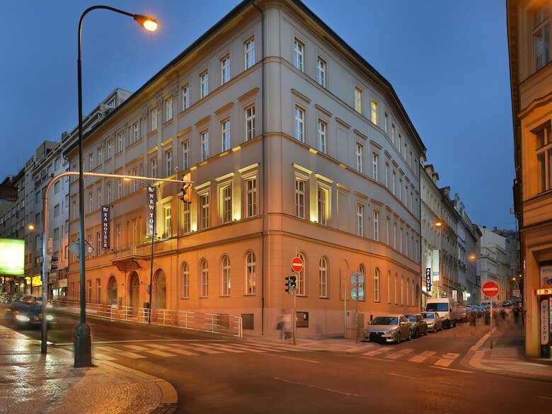 Ea Hotel New Town