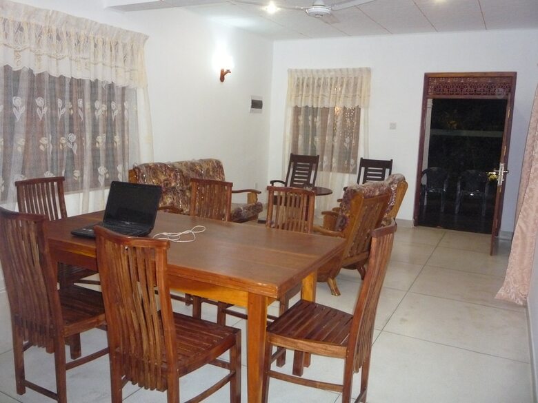 Hostal Nest Residence