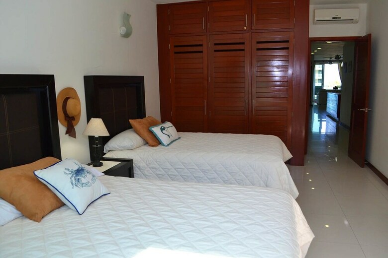 Condo Torre Diamante 305 By Mdr