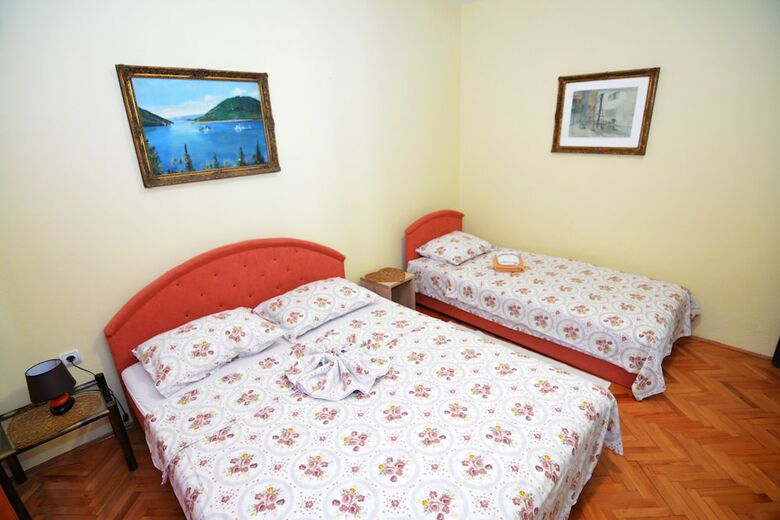 Apartamentos Holiday Home Cattaro