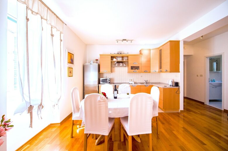 Apartamentos L U X E Bacvice Collection