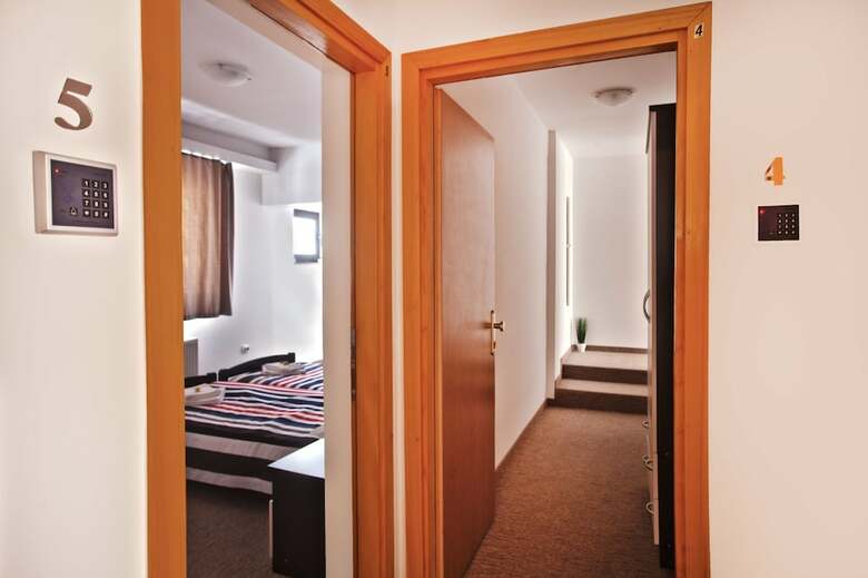 Hotel London Rooms Zagreb Airport