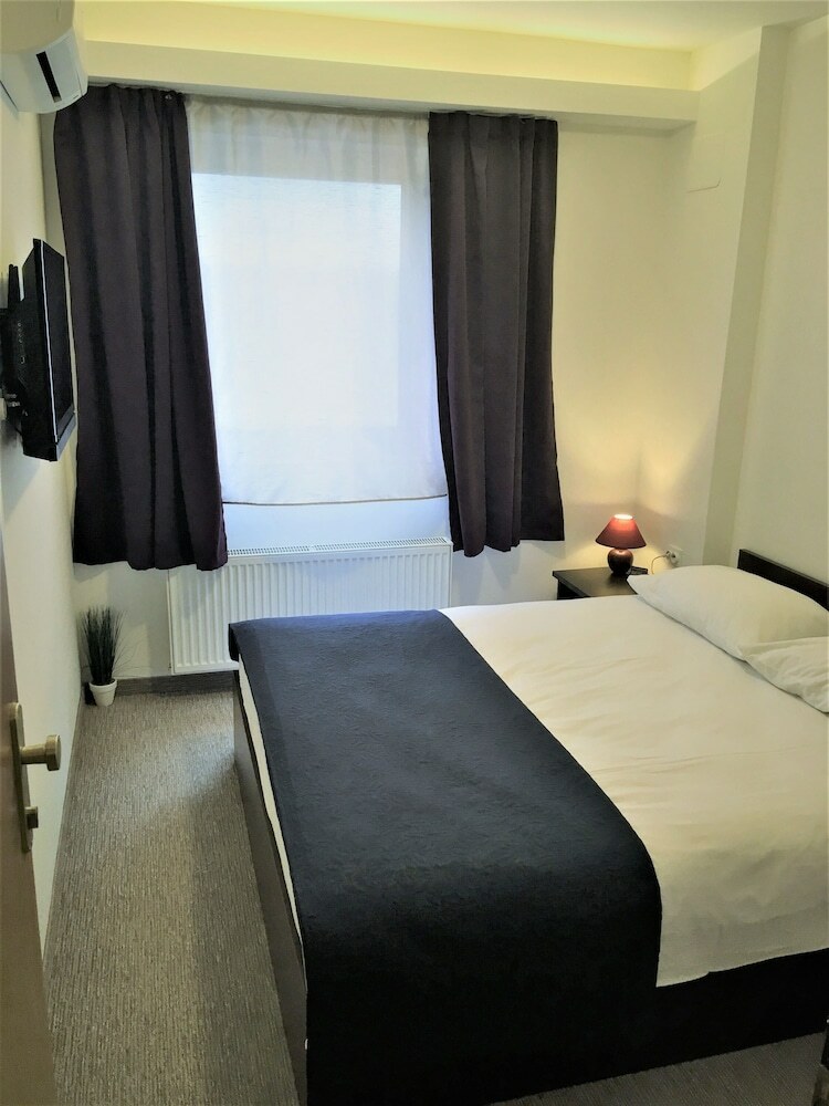 Hotel London Rooms Zagreb Airport