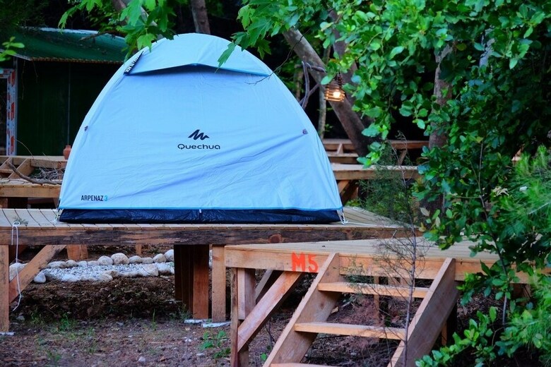 Hostal Camp Meeting Point