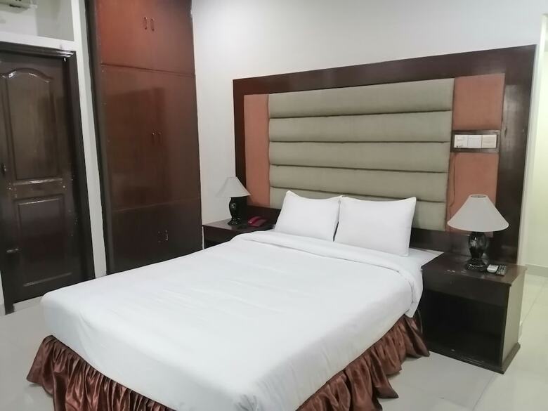 Grand Lake View Hotel