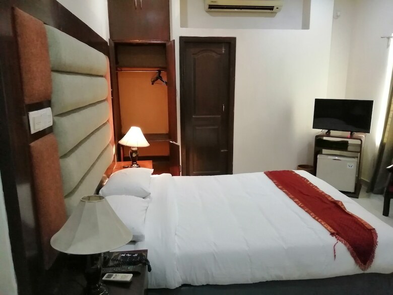 Grand Lake View Hotel