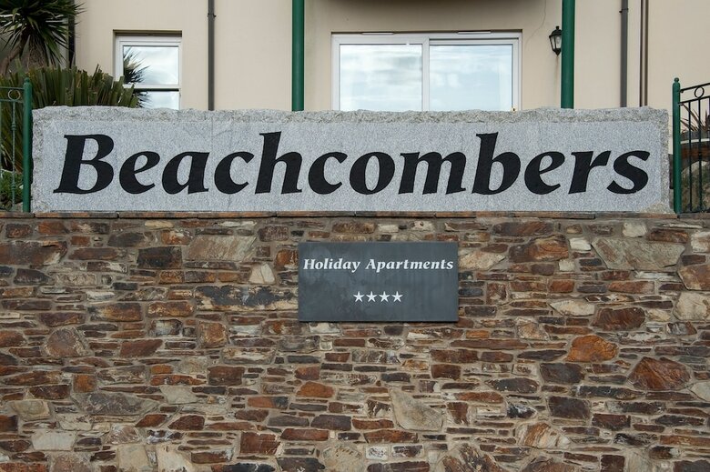 Beachcombers Apartments