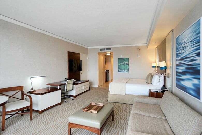 Trump International Beach Resort By Fmm