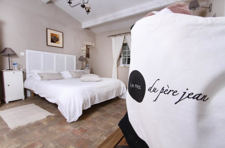 Hotel Le Mas Du Pere Jean