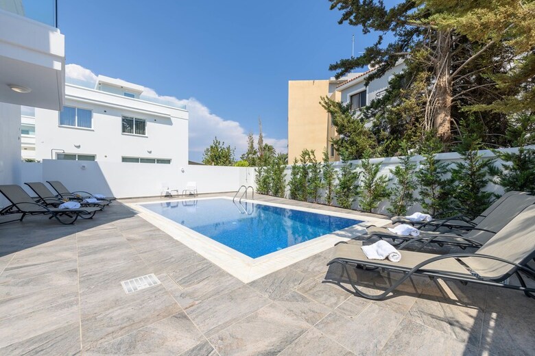 Green Bay Villa No 16