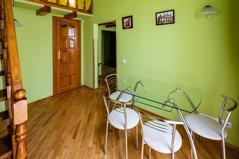 Duplex Apartment On Svobody Avenue