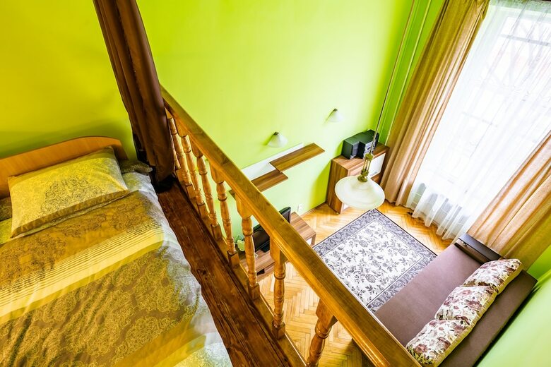 Duplex Apartment On Svobody Avenue