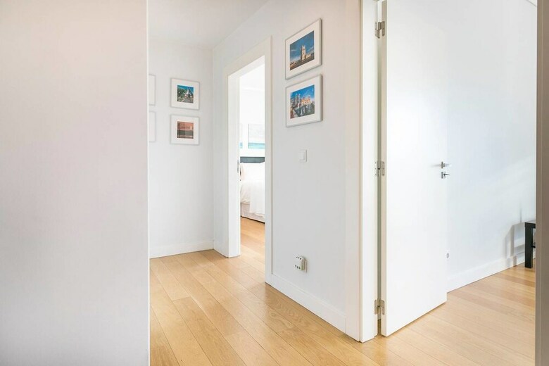 Spacious Apartment In Residential Campolide