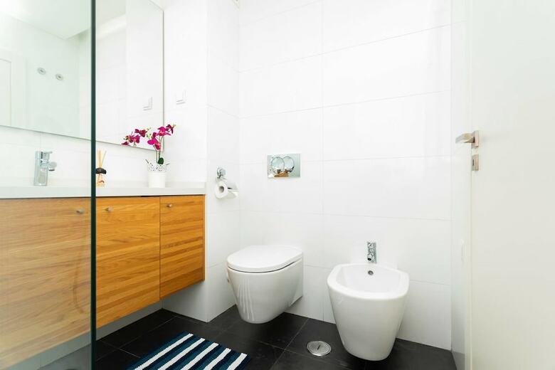 Spacious Apartment In Residential Campolide