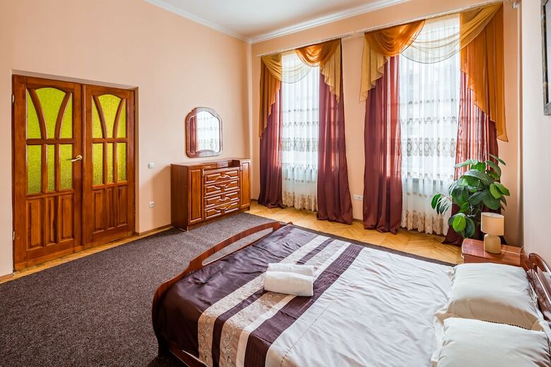 Apartamentos Three Rooms In The Center On Kulisha