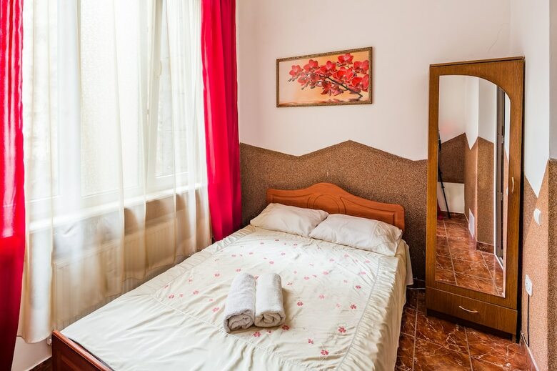 Apartamentos Three Rooms In The Center On Kulisha