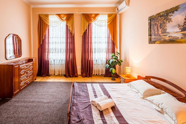 Apartamentos Three Rooms In The Center On Kulisha