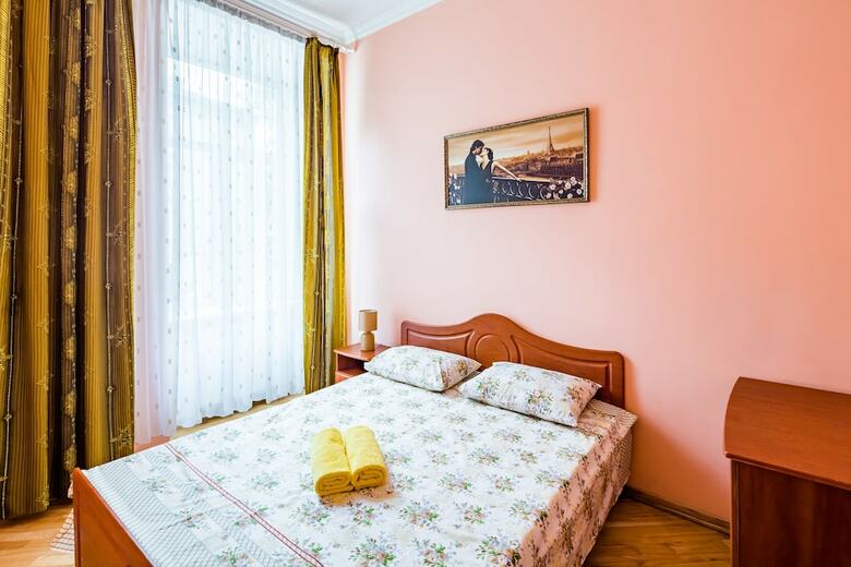 Apartamentos Three Separate Bedrooms On Square Rynok