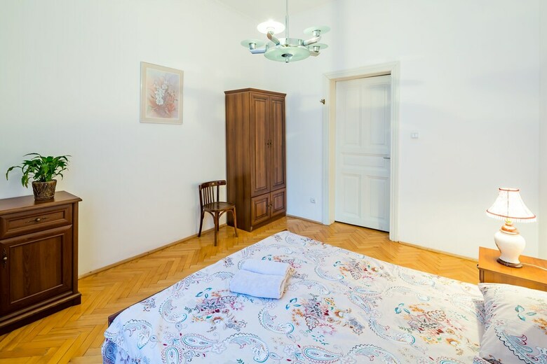 Apartamentos Three Rooms On Hnatyuka 3