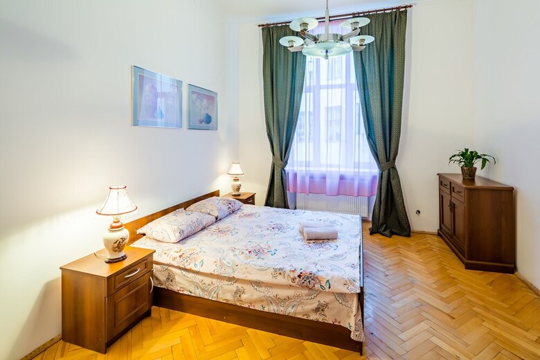Apartamentos Three Rooms On Hnatyuka 3