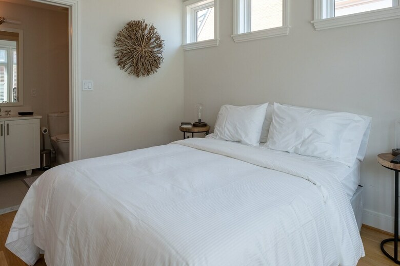 Capitol Hill - Four Bedroom Townhouse