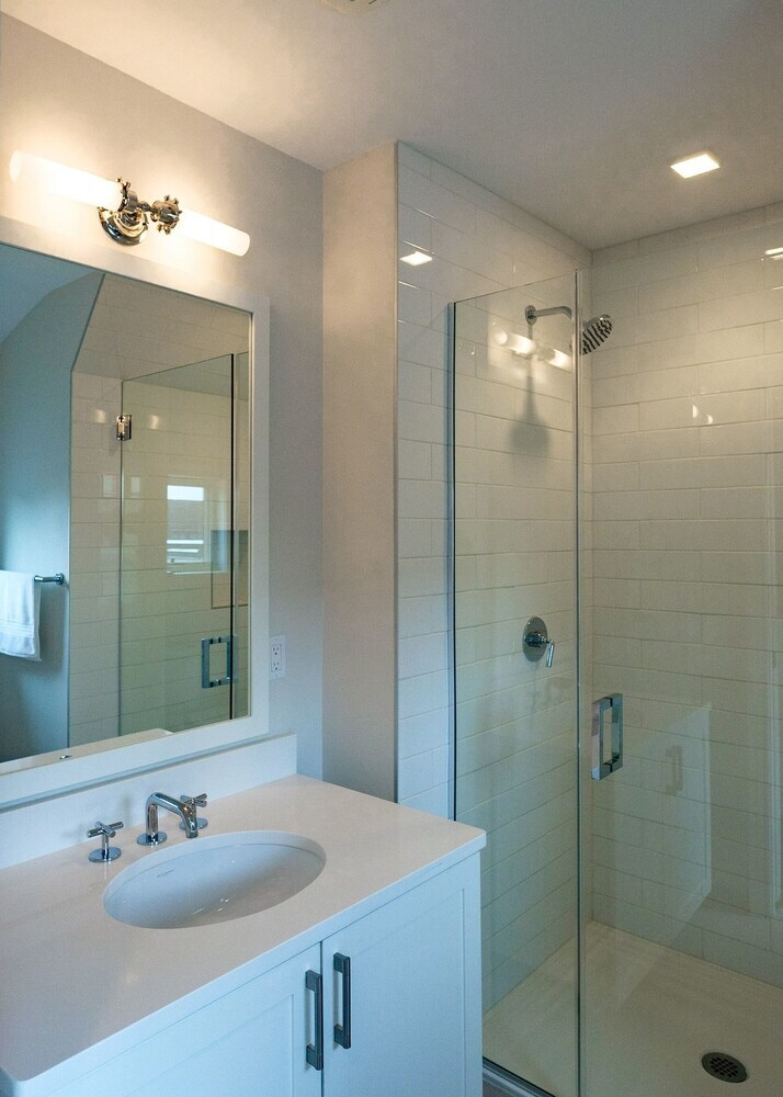 Capitol Hill - Four Bedroom Townhouse