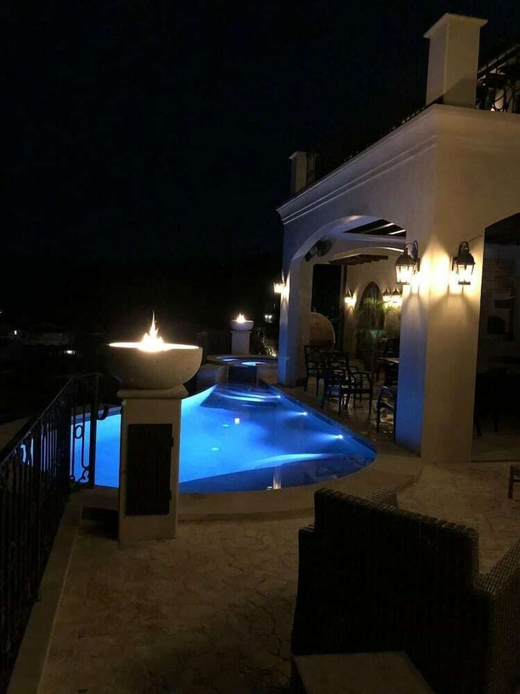 Casa de Noche - Five Bedroom Villa