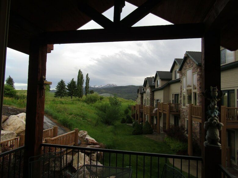 Luxury Townhouse In Mountains