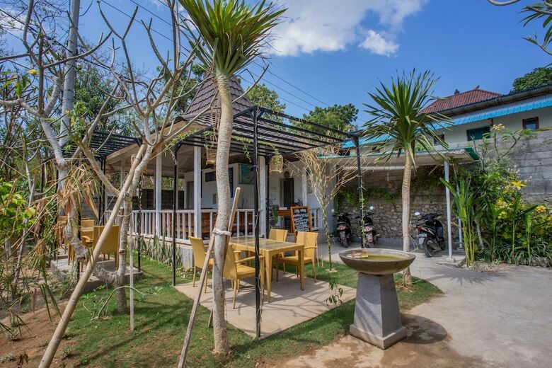 Hotel 221 Garden Cottages