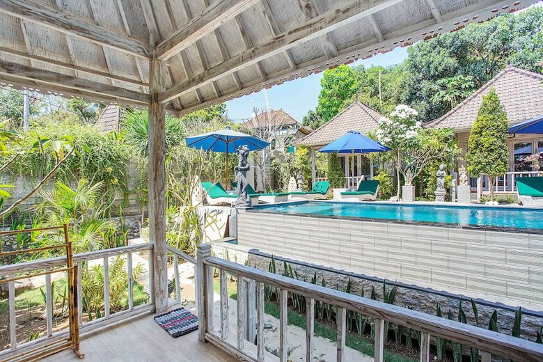Hotel 221 Garden Cottages