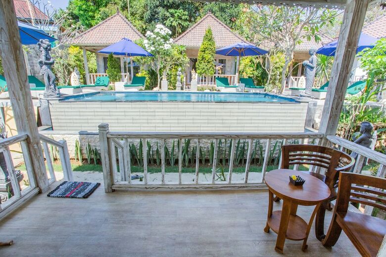 Hotel 221 Garden Cottages